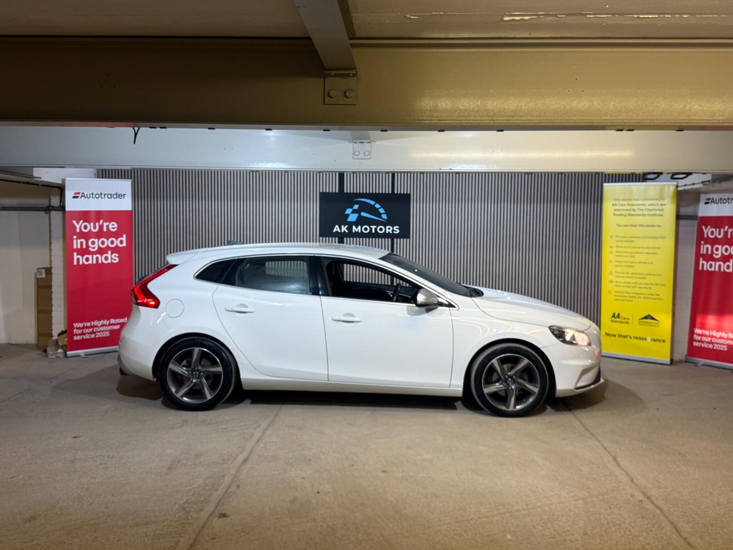 Used Volvo V40 2015 for sale - 77670314: Photo 19