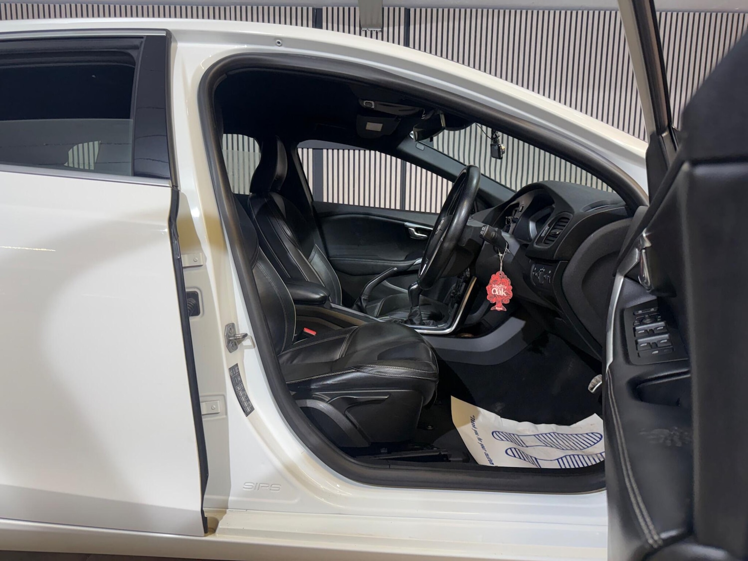 Used Volvo V40 2015 for sale - 77670314: Photo 27