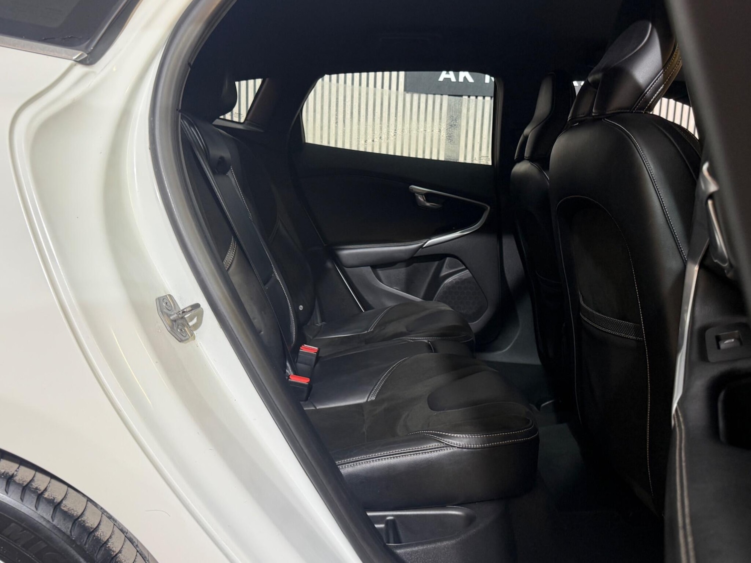 Used Volvo V40 2015 for sale - 77670314: Photo 28