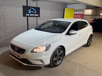 Used Volvo V40 2015 for sale - 77670314: Photo