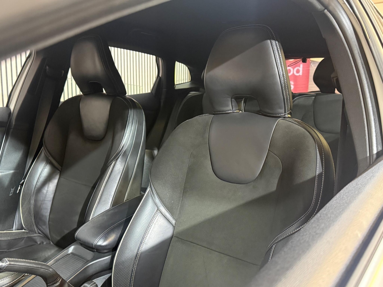 Used Volvo V40 2015 for sale - 77670314: Photo 39