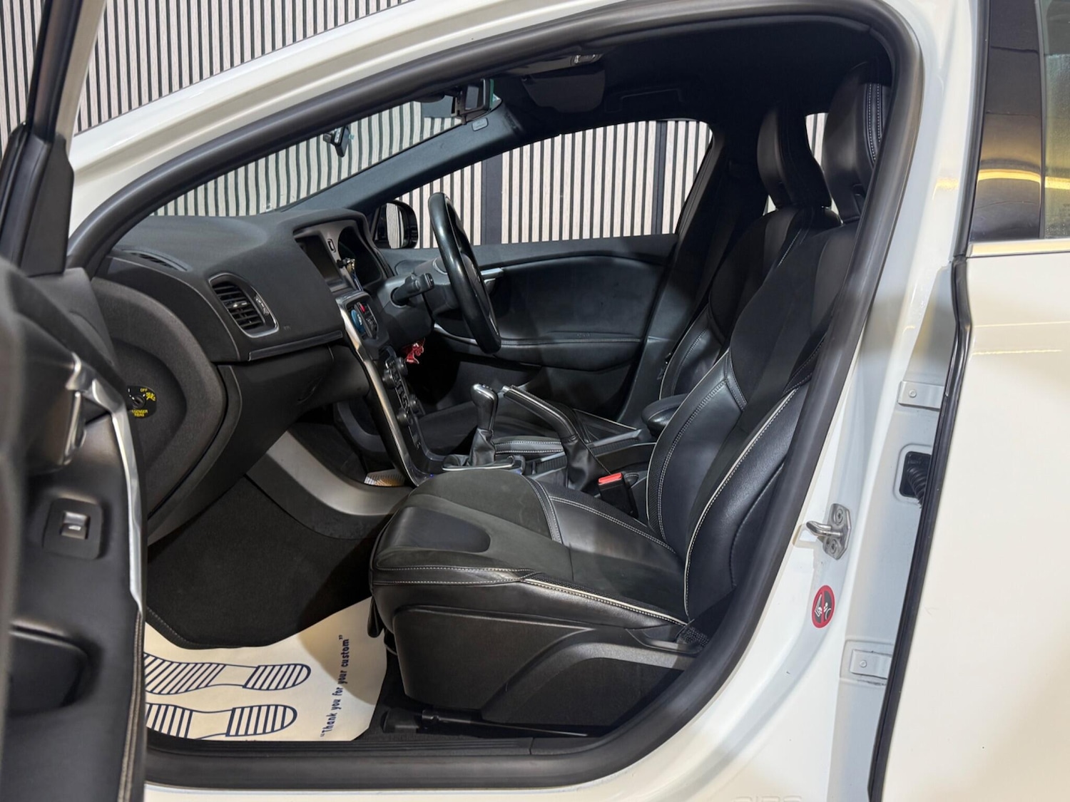 Used Volvo V40 2015 for sale - 77670314: Photo 40