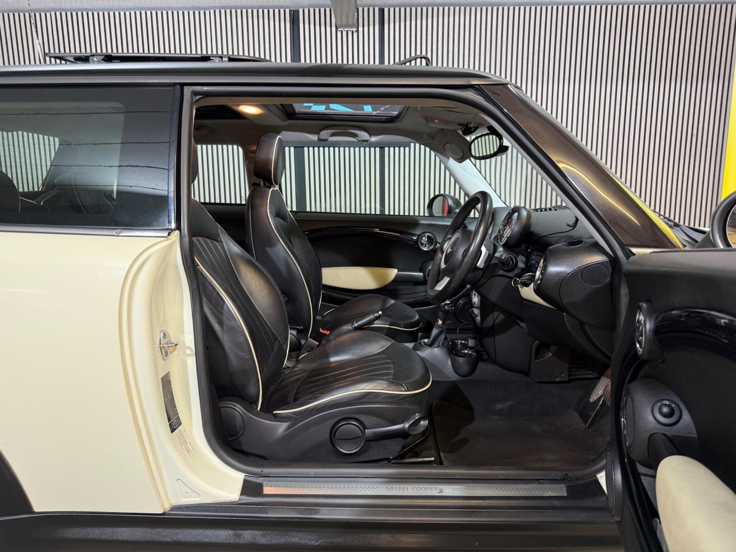 Used MINI Hatch 2008 for sale - 76689722: Photo 19