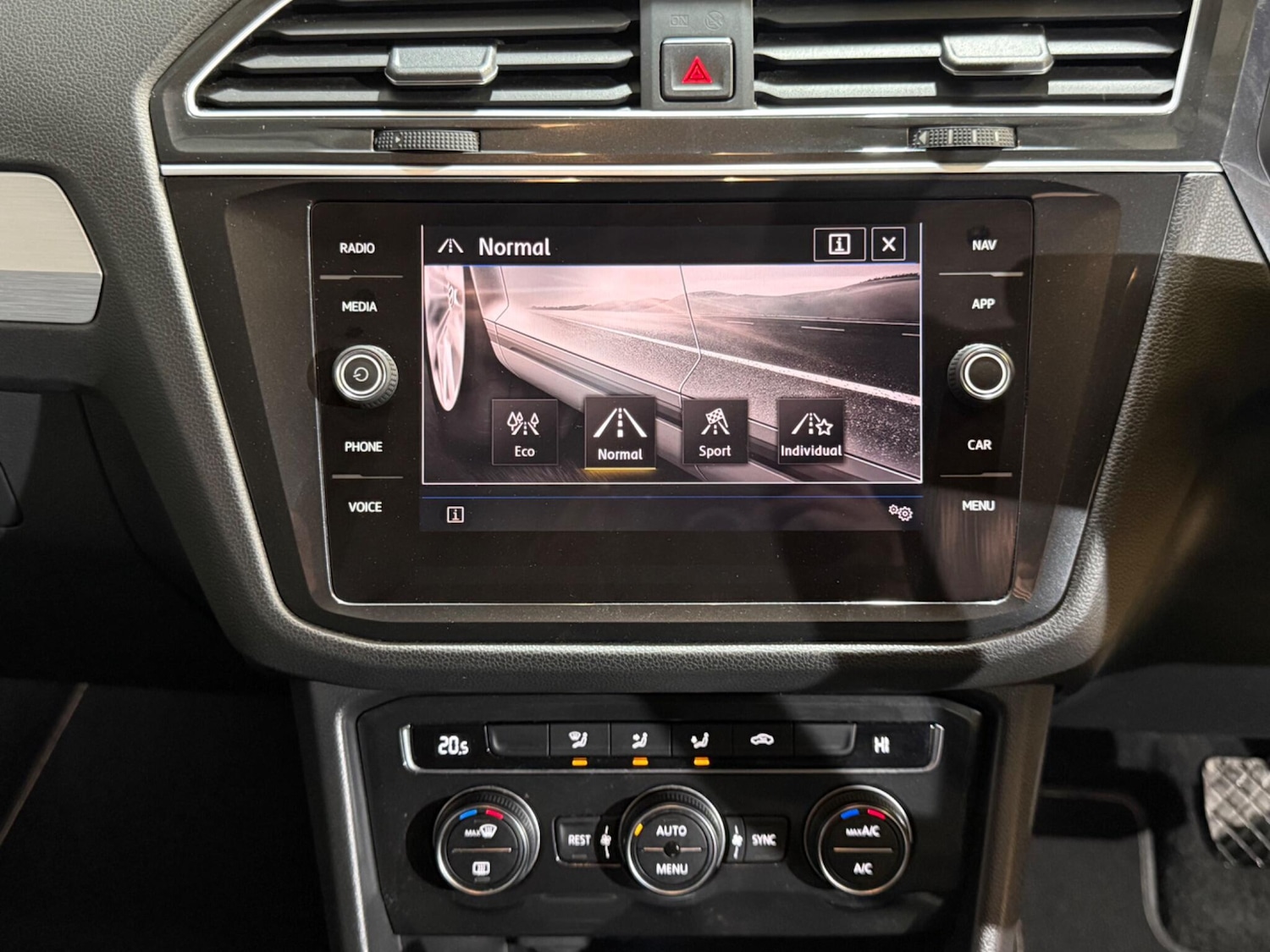 Used Volkswagen Tiguan 2018 for sale - 78058805: Photo 37