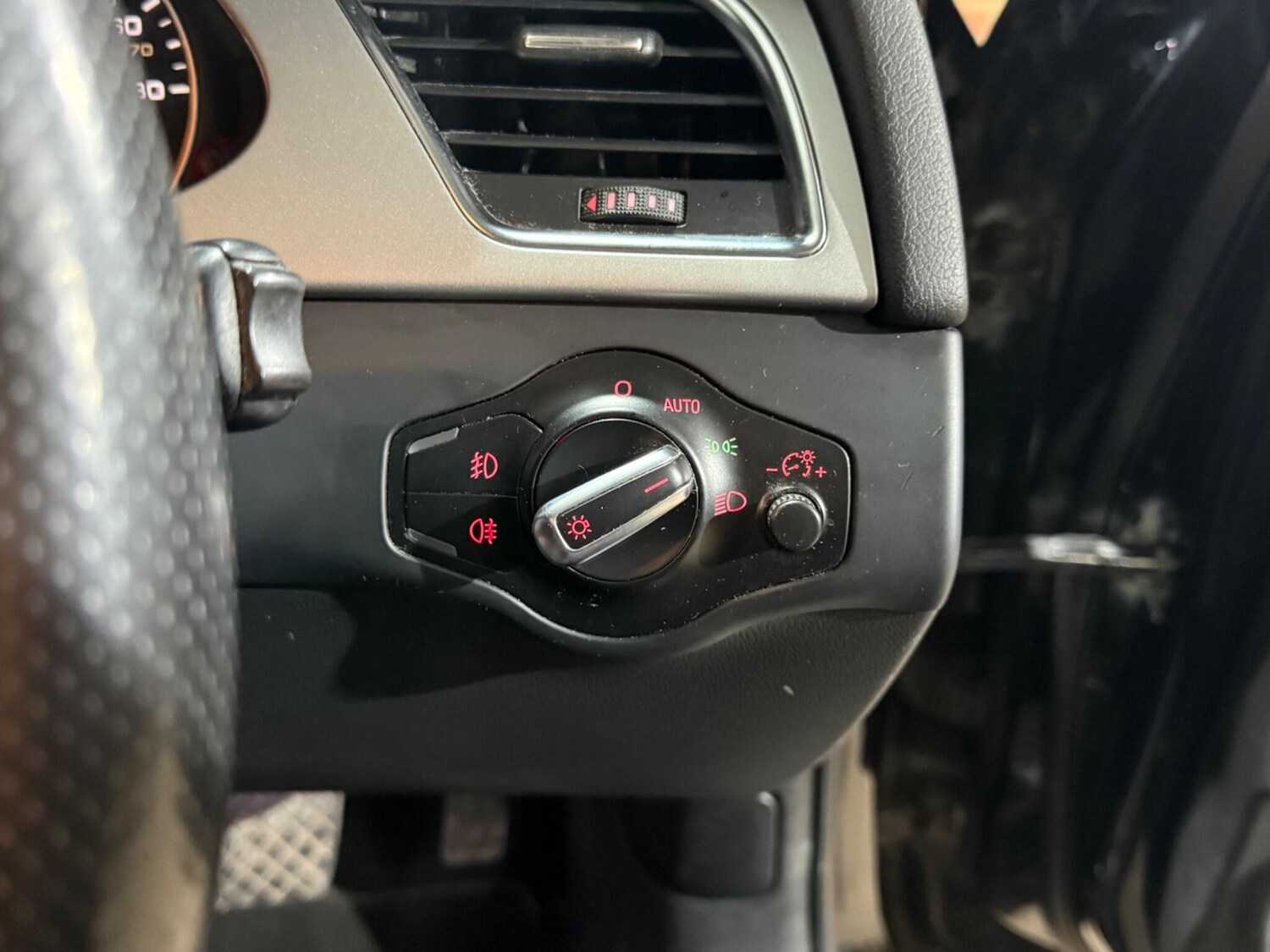 Used Audi A4 2011 for sale - 77484325: Photo 32