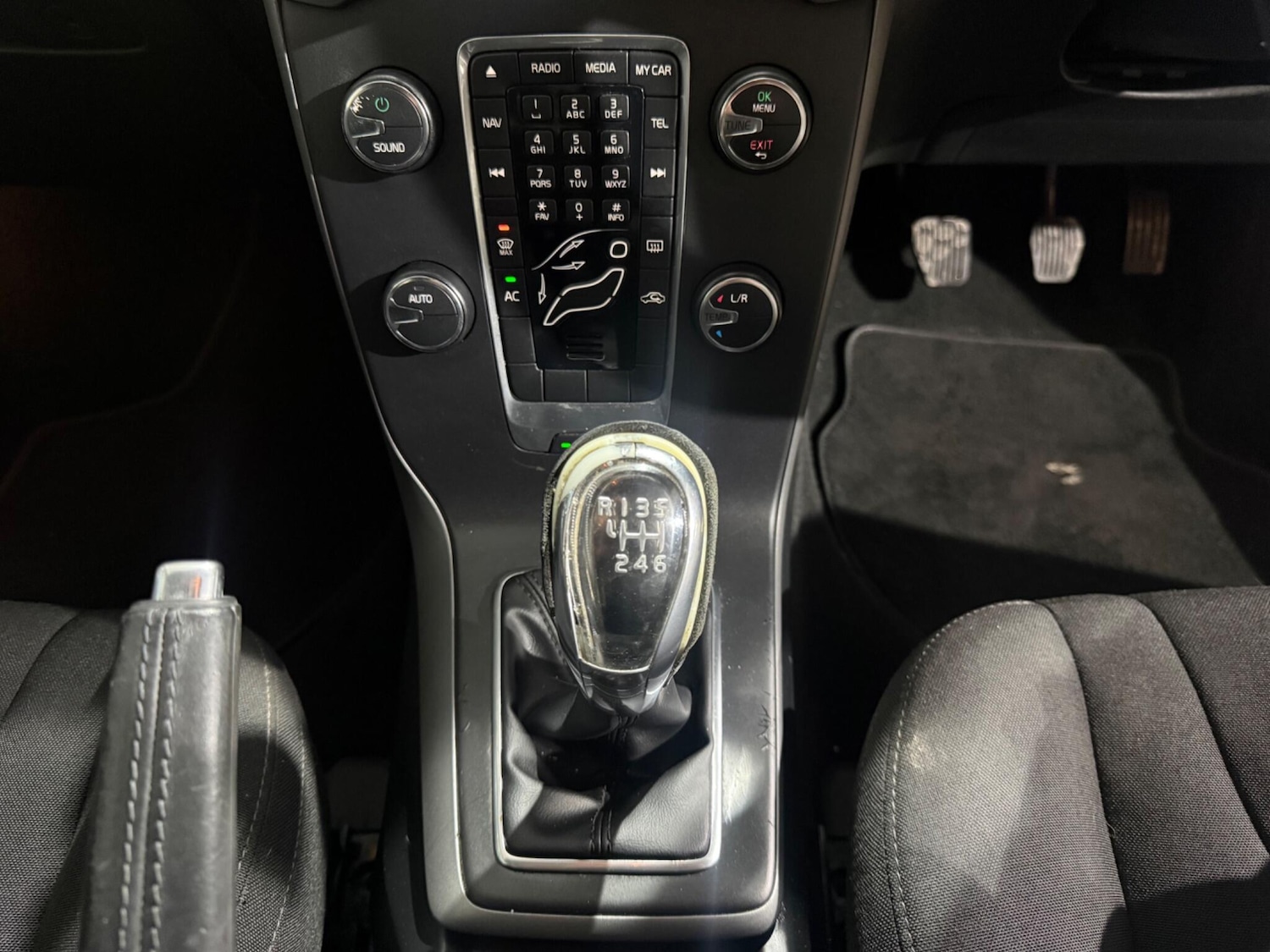 Used Volvo V40 2013 for sale - 77883085: Photo 23