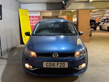 Used Volkswagen Polo 2016 for sale - 79034335: Photo