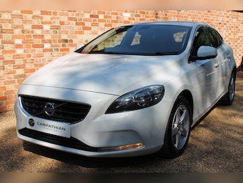 Used Volvo V40 2016 for sale - 79512349: Photo