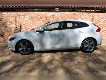 Used Volvo V40 2013 for sale - 78640054: Photo