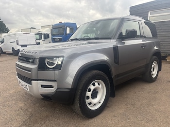 Used Land Rover Defender 2024 for sale - 76320243: Photo 2