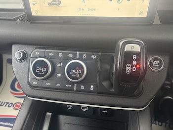 Used Land Rover Defender 2024 for sale - 76320243: Photo 4