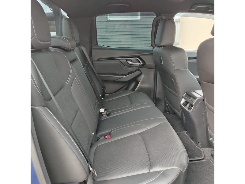 Used Isuzu D-Max 2023 for sale - 76057142: Photo 7