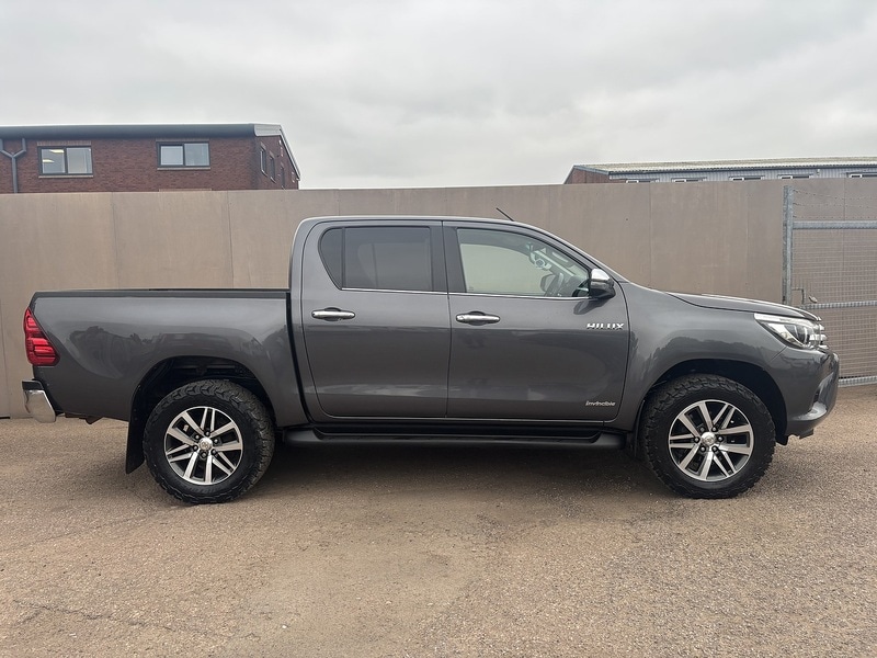 Used Toyota Hilux 2019 for sale - 76320244: Photo 1