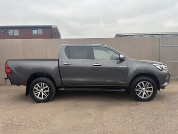 Toyota - Hilux