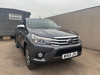 Used Toyota Hilux 2019 for sale - 76320244: Photo 2