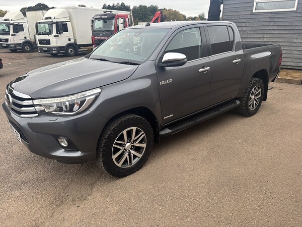 Used Toyota Hilux 2019 for sale - 76320244: Photo 4