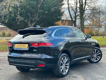 Used Jaguar F-Pace 2019 for sale - 76509883: Photo