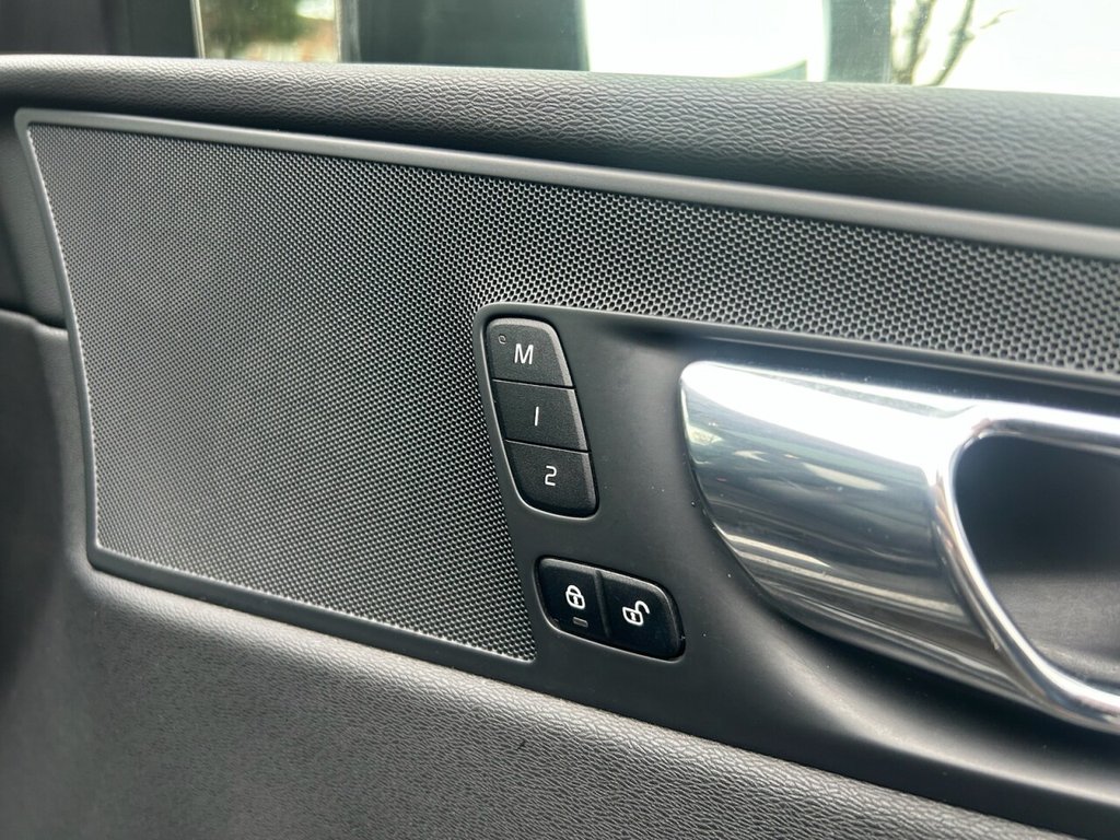 Used Volvo XC60 2018 for sale - 76950582: Photo 29