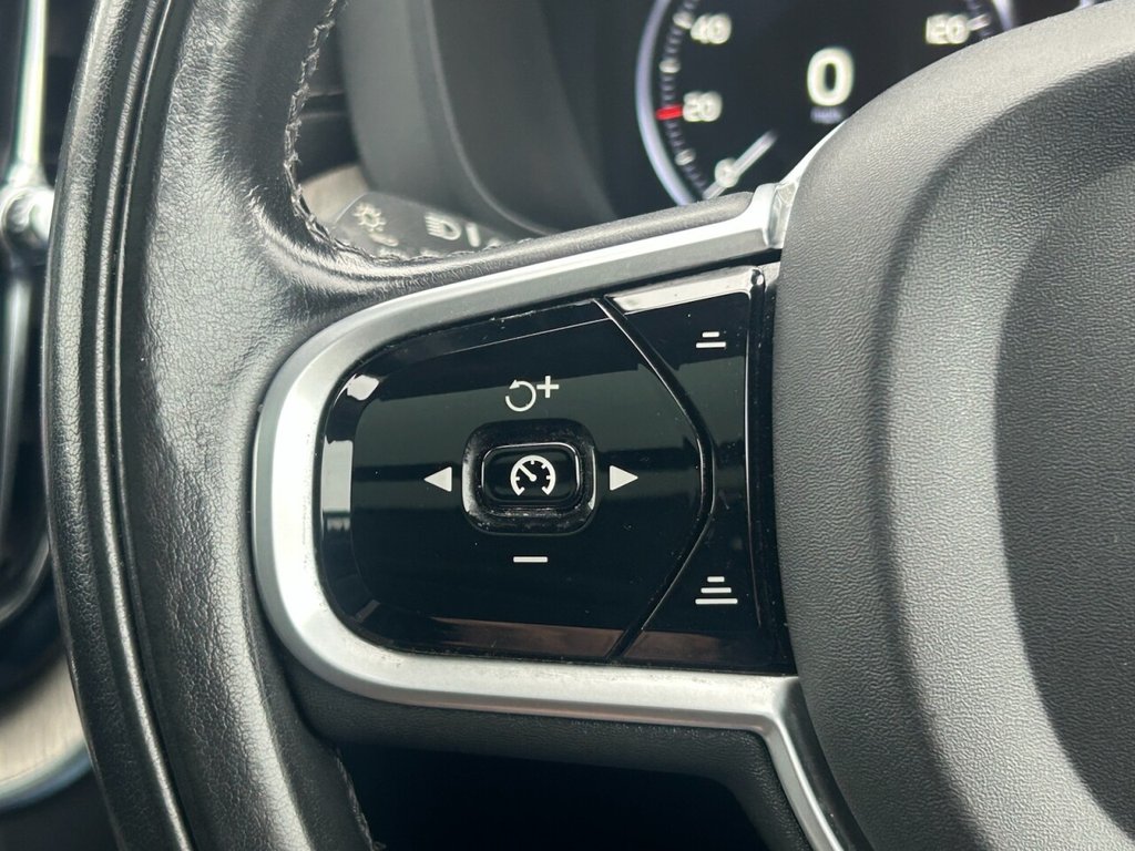 Used Volvo XC60 2018 for sale - 76950582: Photo 41