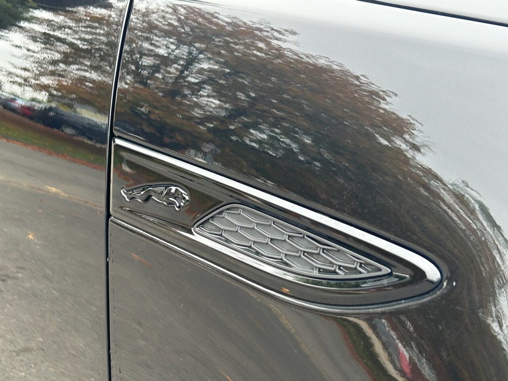 Used Jaguar E-Pace 2021 for sale - 76670671: Photo 12