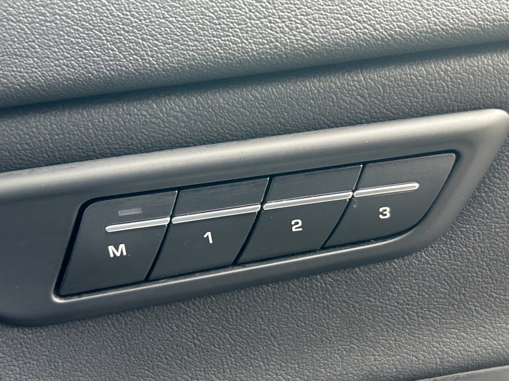 Used Jaguar E-Pace 2021 for sale - 76670671: Photo 37