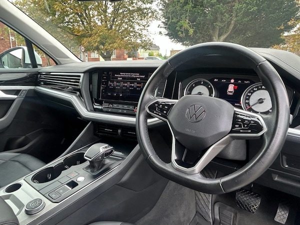 Used Volkswagen Touareg 2021 for sale - 76147812: Photo 31