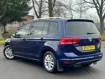 Used Volkswagen Touran 2017 for sale - 77681030: Photo