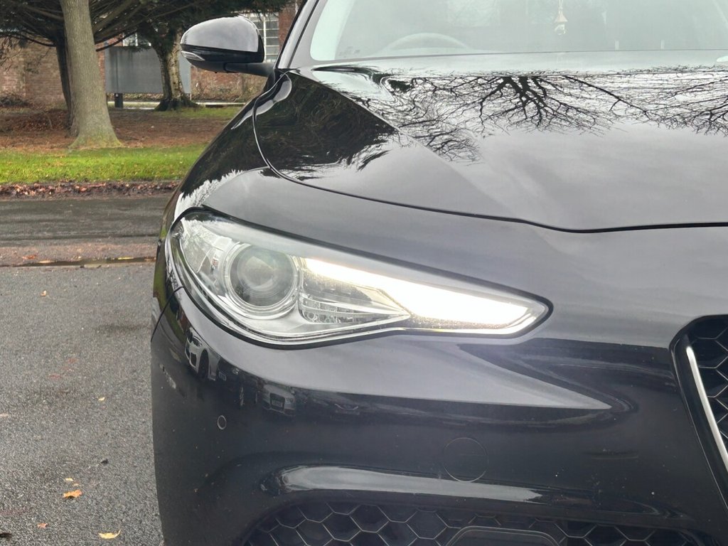 Used Alfa Romeo Giulia 2017 for sale - 76867828: Photo 12