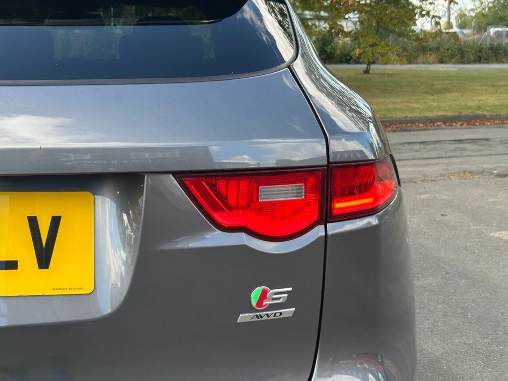 Used Jaguar F-Pace 2017 for sale - 75727287: Photo 16