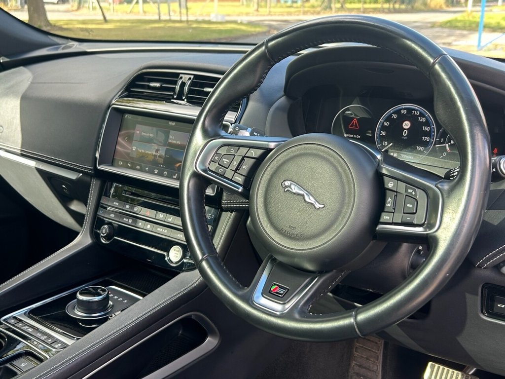 Used Jaguar F-Pace 2017 for sale - 75727287: Photo 27