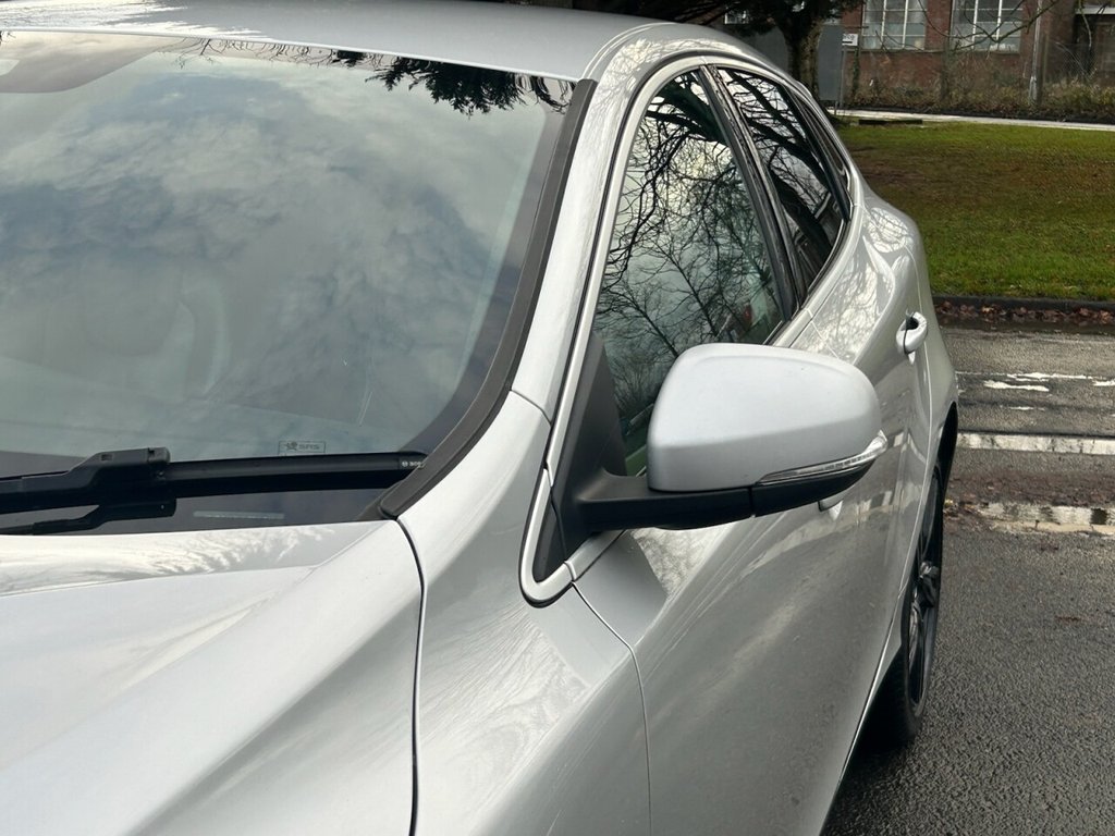 Used Volvo V40 2018 for sale - 76758613: Photo 13