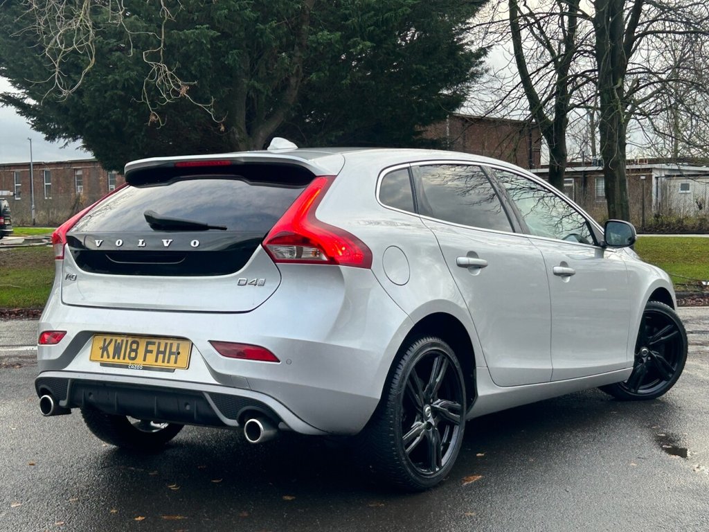 Used Volvo V40 2018 for sale - 76758613: Photo 4