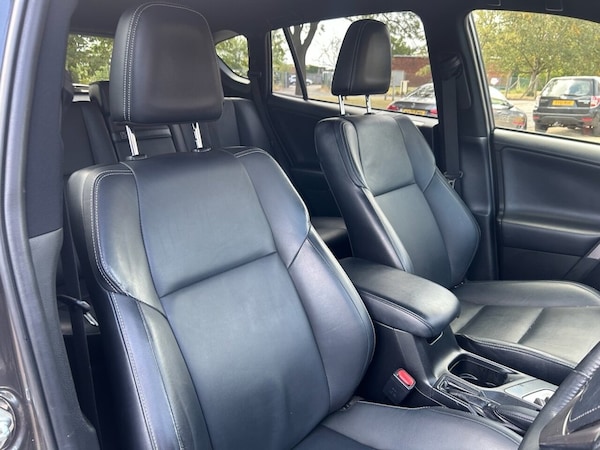 Used Toyota RAV4 2017 for sale - 75693114: Photo 29