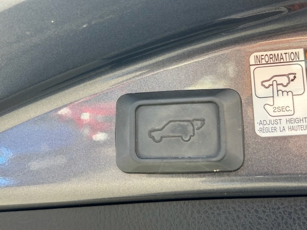 Used Toyota RAV4 2017 for sale - 75693114: Photo 31