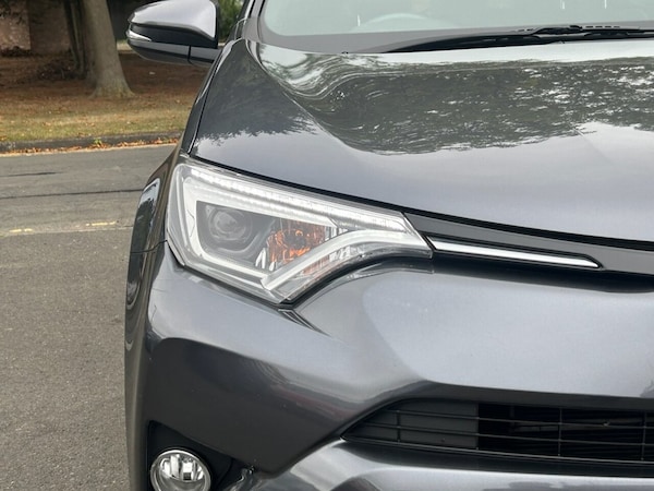 Used Toyota RAV4 2017 for sale - 75693114: Photo 9