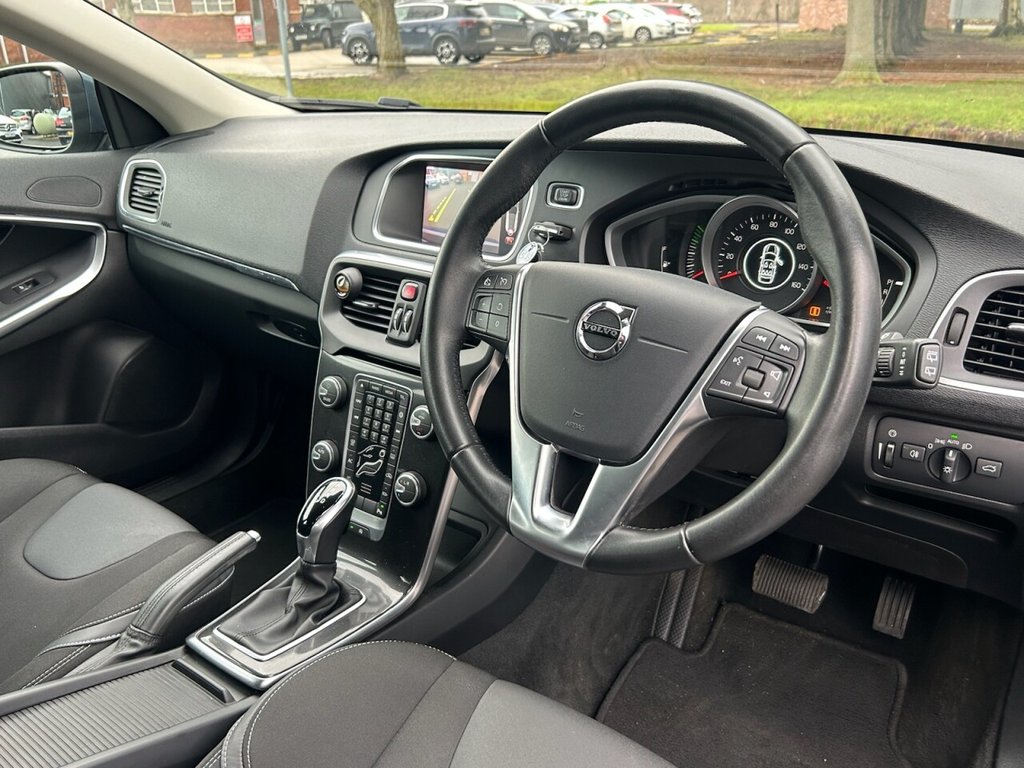 Used Volvo V40 2018 for sale - 77764648: Photo 23