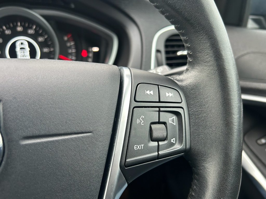 Used Volvo V40 2018 for sale - 77764648: Photo 31