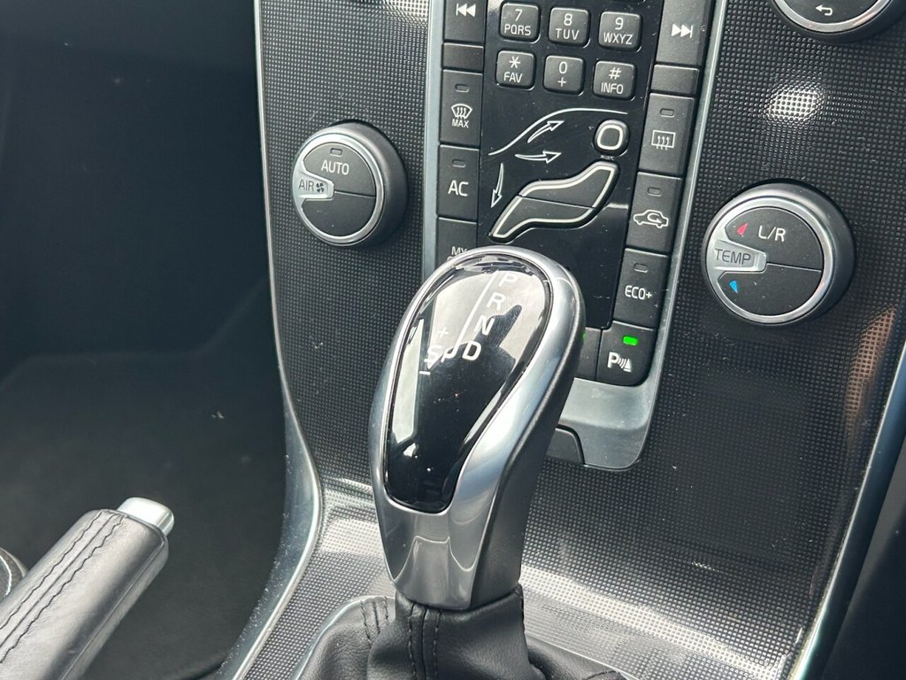 Used Volvo V40 2018 for sale - 77764648: Photo 35