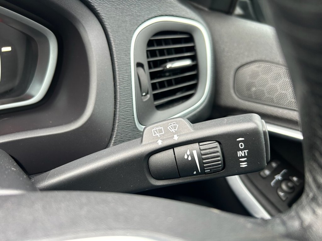 Used Volvo V40 2018 for sale - 77764648: Photo 36