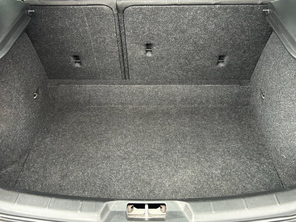 Used Volvo V40 2018 for sale - 77764648: Photo 38