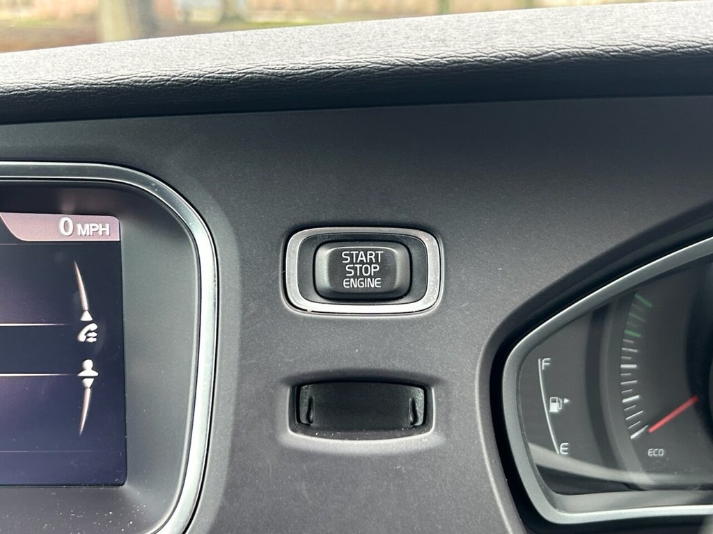 Used Volvo V40 2018 for sale - 77764648: Photo 39