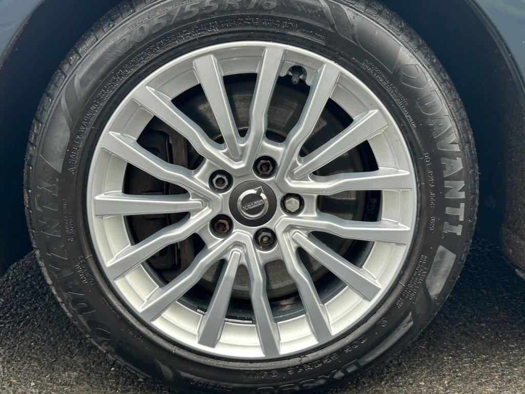 Used Volvo V40 2018 for sale - 77764648: Photo 40