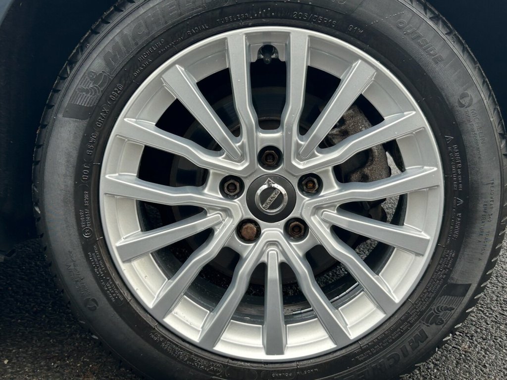 Used Volvo V40 2018 for sale - 77764648: Photo 41