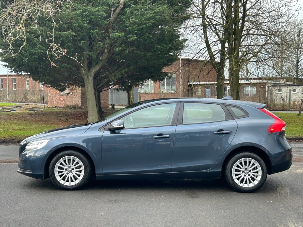 Used Volvo V40 2018 for sale - 77764648: Photo 5
