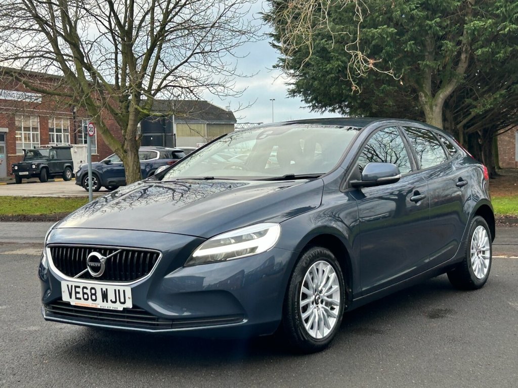 Used Volvo V40 2018 for sale - 77764648: Photo 8