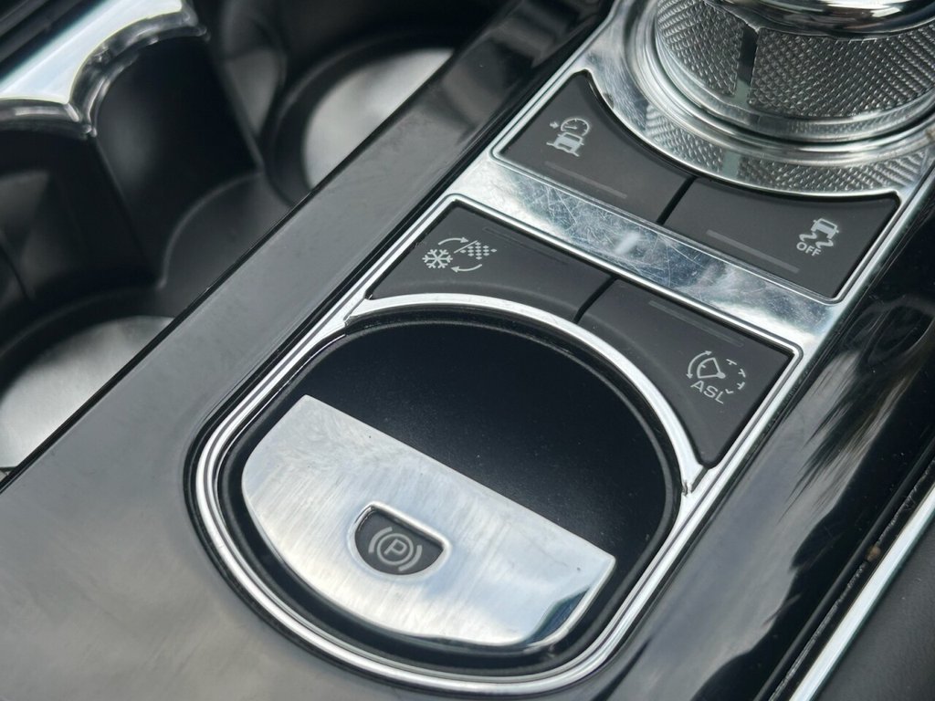 Used Jaguar XJ 2020 for sale - 76323640: Photo 49