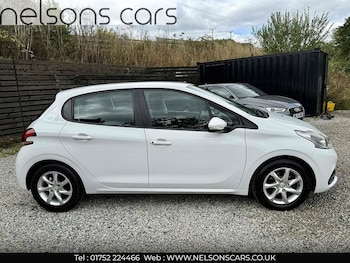 Used Peugeot 208 2015 for sale - 75643074: Photo