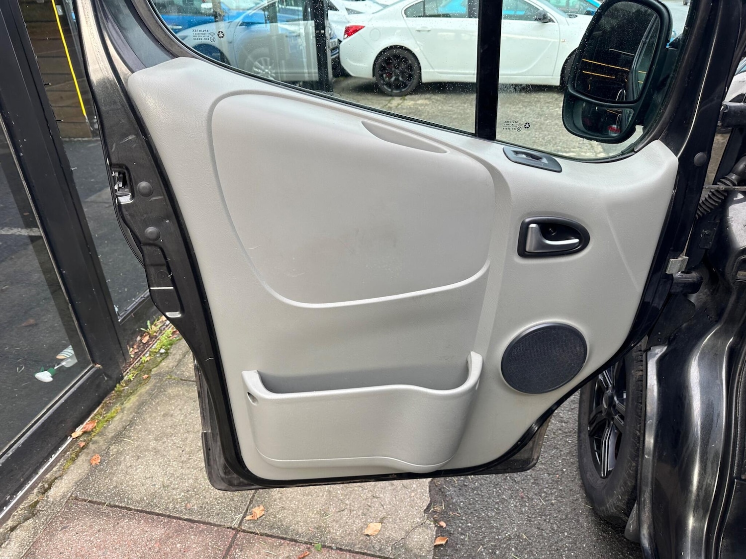 Used Vauxhall Vivaro 2011 for sale - 77143597: Photo 34