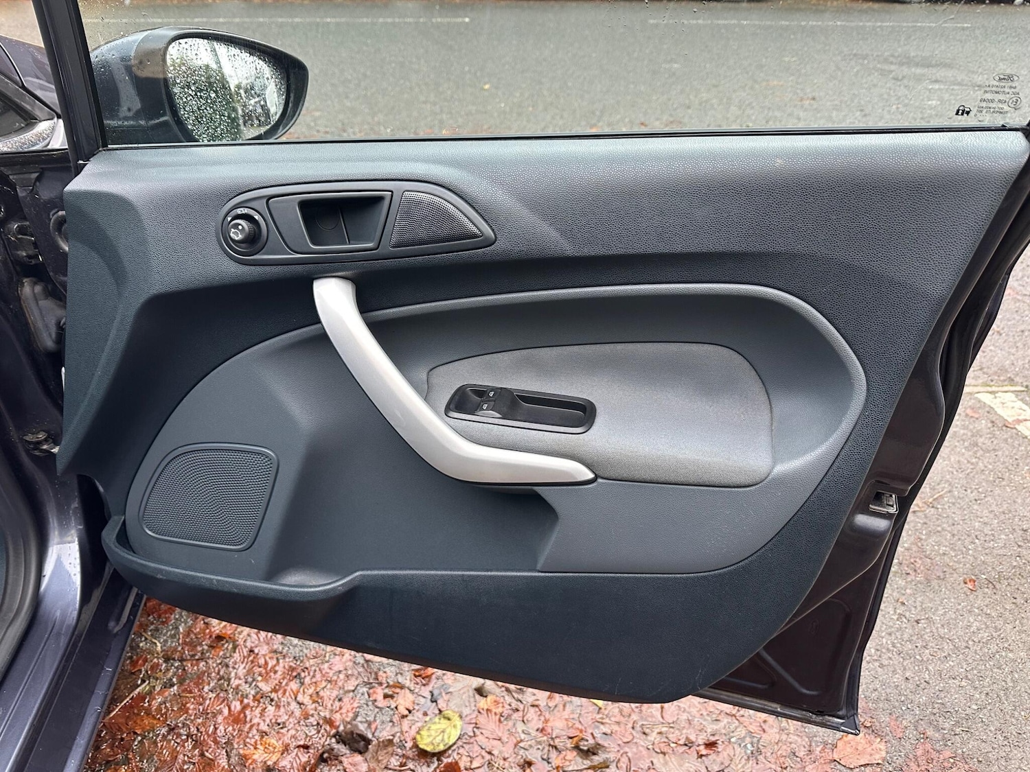 Used Ford Fiesta 2010 for sale - 76485071: Photo 30