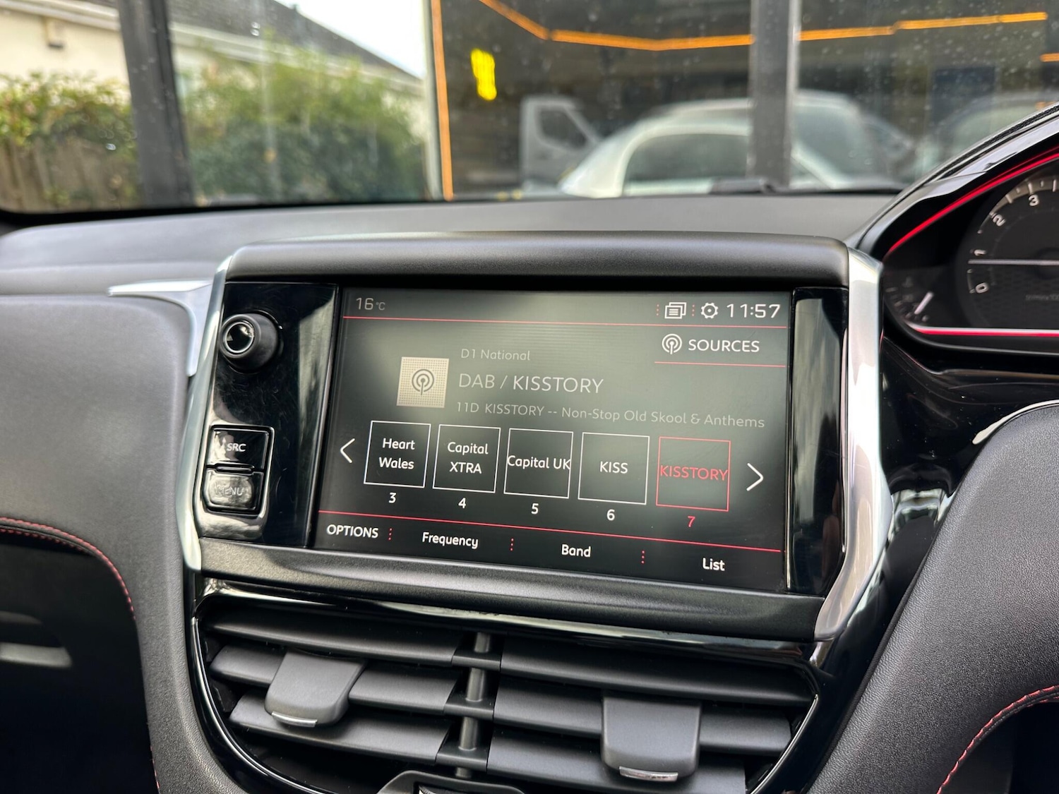 Used Peugeot 208 2018 for sale - 76200396: Photo 20